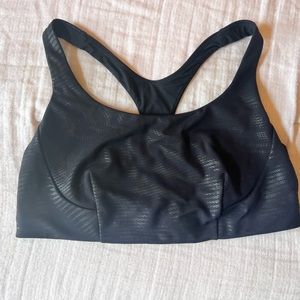 Wunder Train Bra Foil Black. *medium support c/d cup
